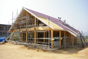 四国初！北欧住宅展示場　フィンランドログハウス工事状況。屋根瓦