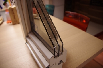 ForestCrewのトリプルガラス木製窓・ドアの遮音性