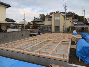 ログ積みスタート！（香川県　北欧平屋住宅　フォレストクルーログハウス）