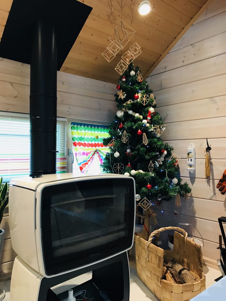 クリスマスデコレーション　フィンランドスタイル　愛媛の北欧ログハウス展示場