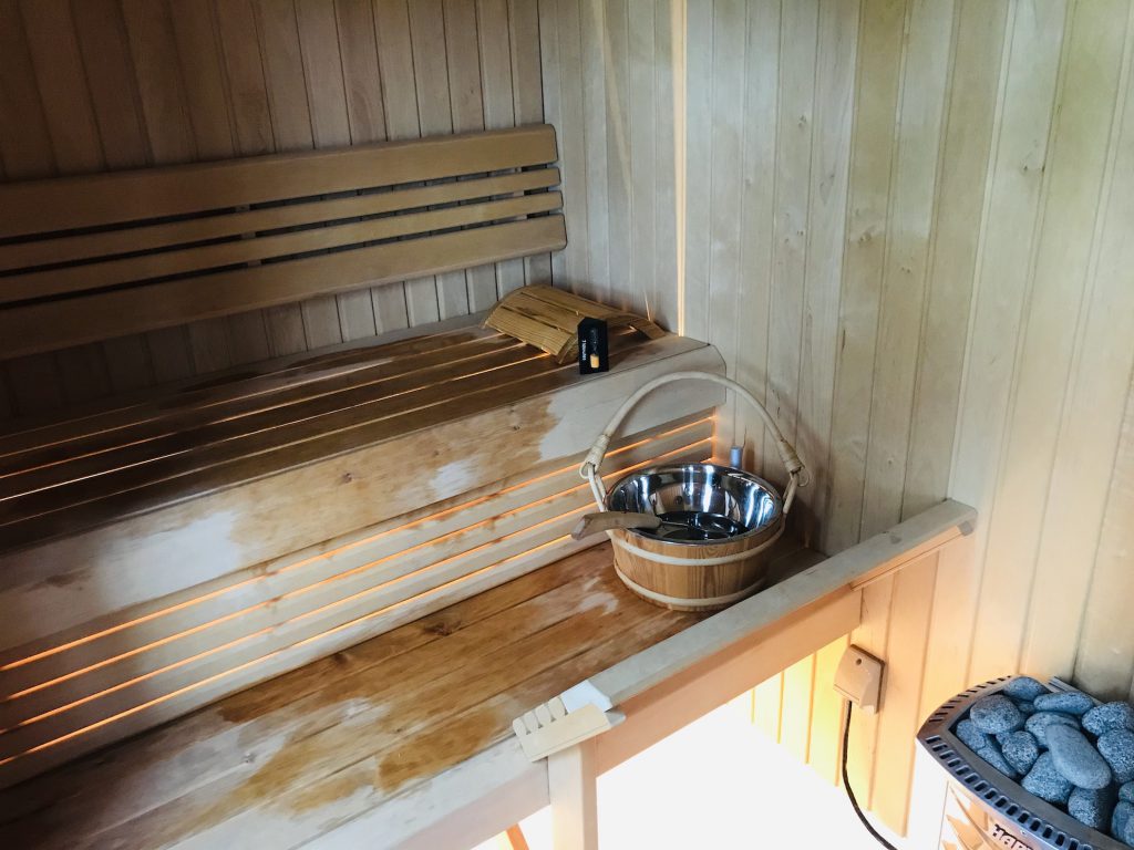 朝 SAUNA オフィスサウナ　会社のサウナ　休日の朝サウナでリフレッシュ Stress free zone SAUNA