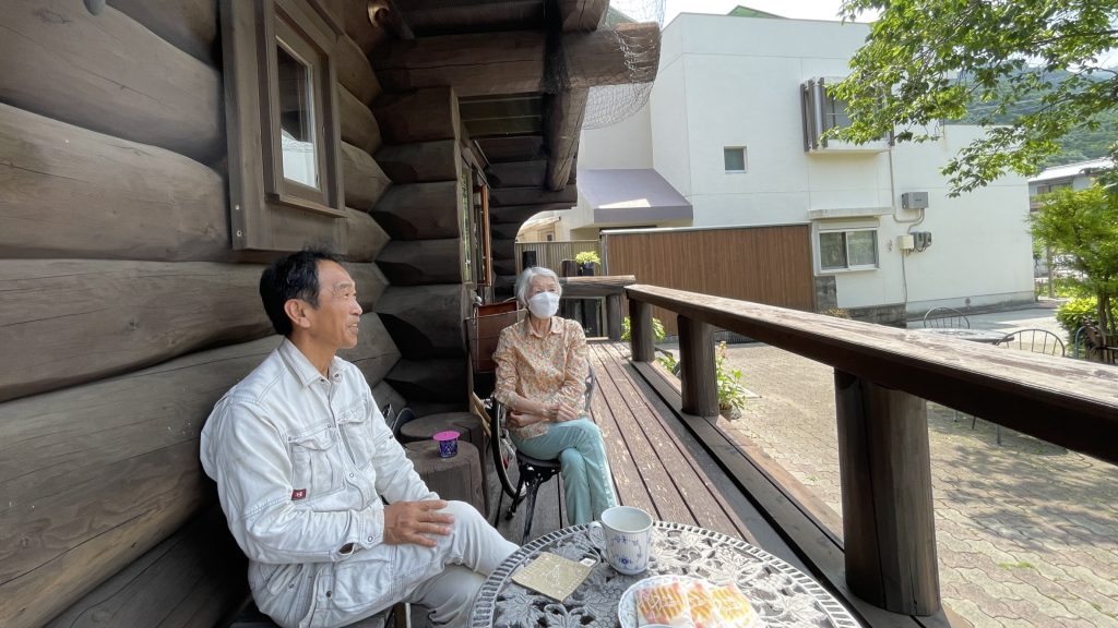 2000年完成　築後22年　ハンドカットログハウスの補修メンテナンス依頼　愛媛県伊方町三崎