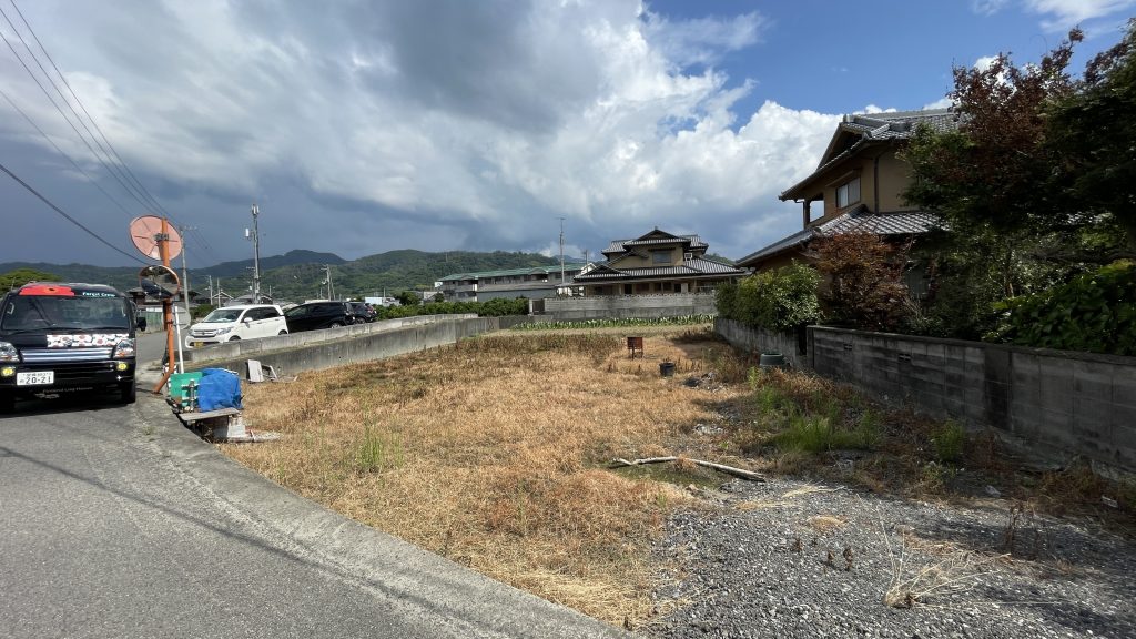 農地転用から宅地造成、愛媛県伊予市ログハウス建築工事　自由設計のログハウス