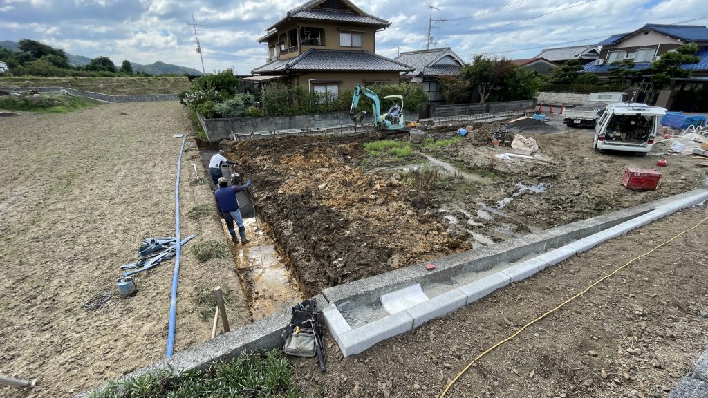 農地法第5条１項許可　農地転用から宅地造成、愛媛県伊予市ログハウス建築工事　自由設計のログハウス