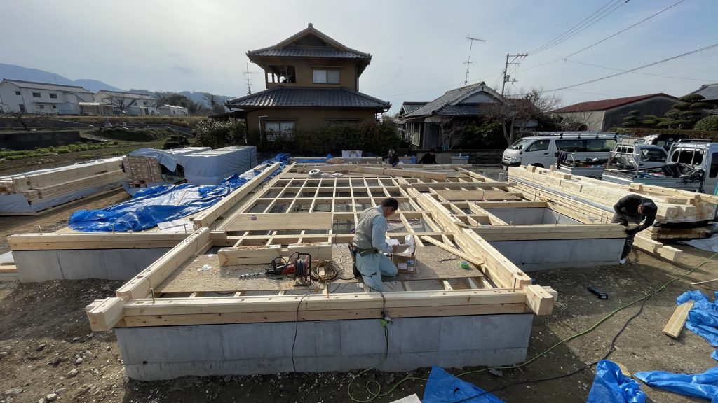 北欧から直輸入されたログハウス組上げ　愛媛県伊予市のログハウス