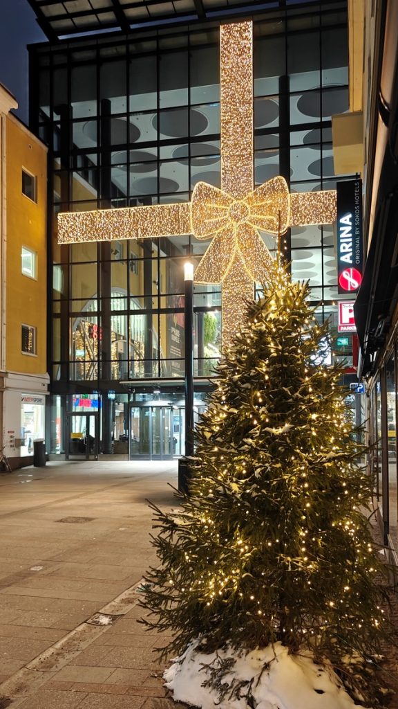 2024年12月　クリスマス時期のフィンランド　OULU市街地と自宅のさりげない装飾はフィンランド流