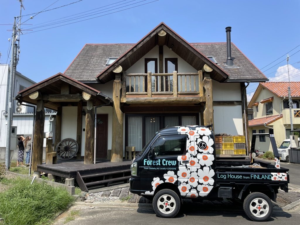 P&B ポスト&ビーム　ログハウスのメンテナンス依頼　再塗装　屋根カバールーフ工事完成！